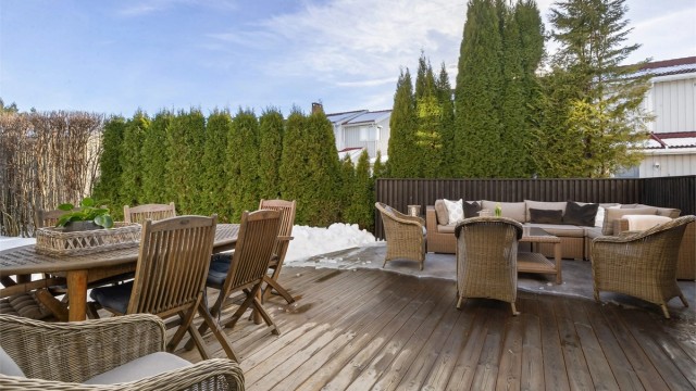 Terrassen gir gode muligheter for utemøbler og hyggelige uteopphold