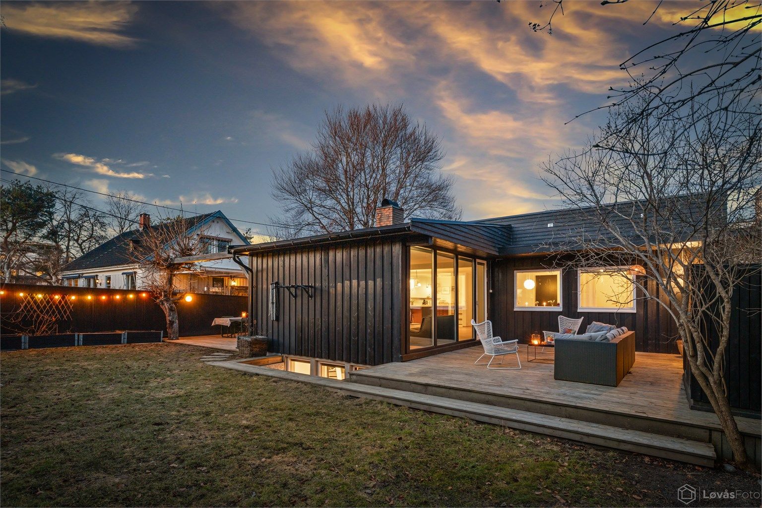 Velkommen til Pareliusveien 7A - Meget pen og solrik familiebolig | Skjermet og flott hage | Barnevennlig rett ved Holtet