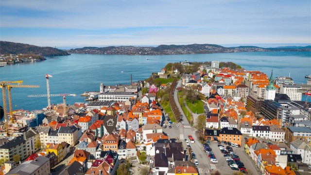 Her bor du midt i bylivet, men med en rolig og tilbaketrukket atmosfære og med Nordnesparken, Akvariet og sjøbadet like ved
