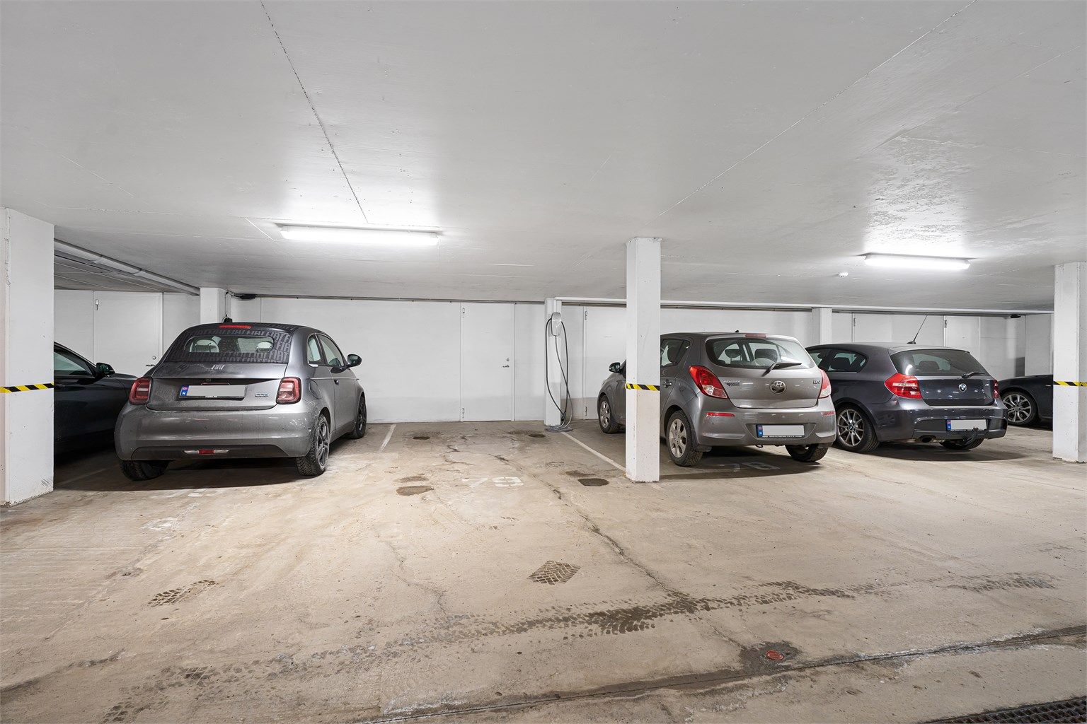 Garasjeplass nr. 79 medfølger med opplegg for el-bil lader 