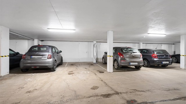Garasjeplass nr. 79 medfølger med opplegg for el-bil lader