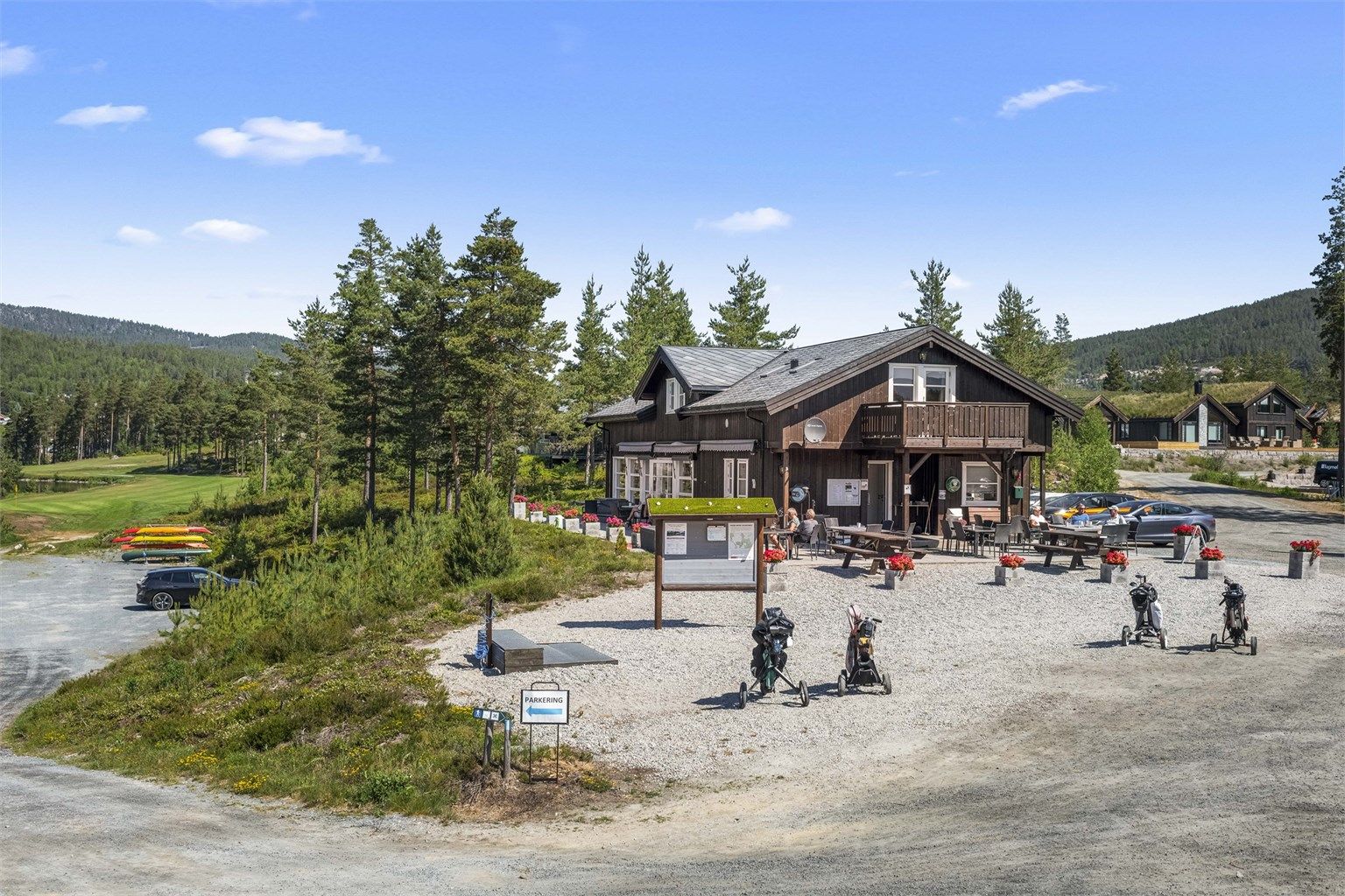 Kafeen ved golfen er veldig populær