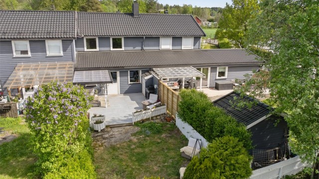 Velkommen til Reineveien 61! - Presentert av Elisiff Wennersgaard v/Krogsveen Nesodden