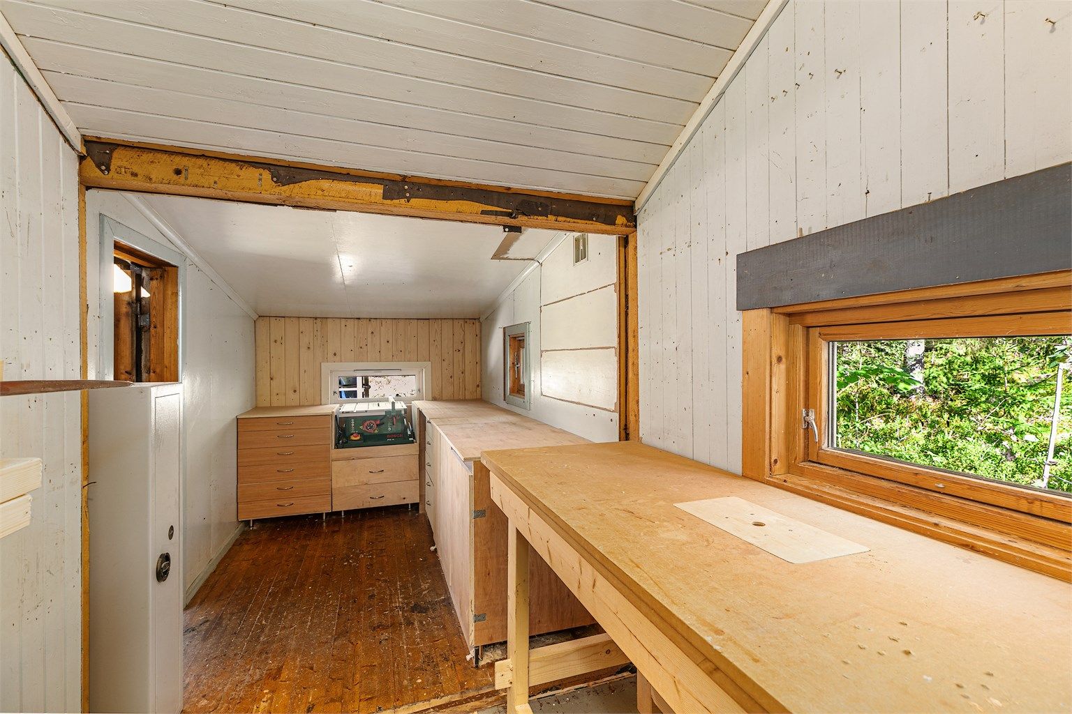 Snekkerverksted i annekset.