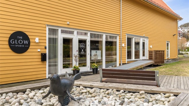 - I umiddelbar nærhet ligger dette bygget. Her har man en ekstern bod på ca. 5 kvm -