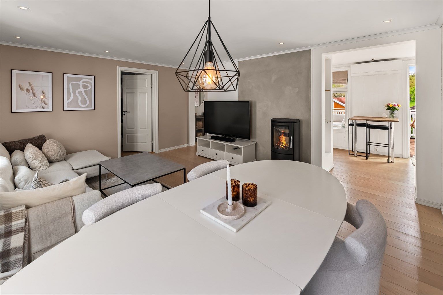 Leiligheten fremstår som meget moderne og i god stand