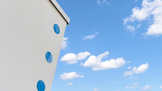 Funkis-inspirert arkitektur med karakteristiske detaljer
