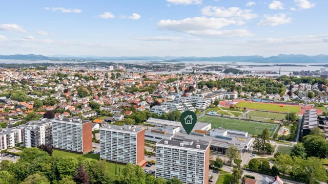 Krogsveen v/ Mats Sandstøl har gleden av å presentere leiligheten i Dues vei 38!