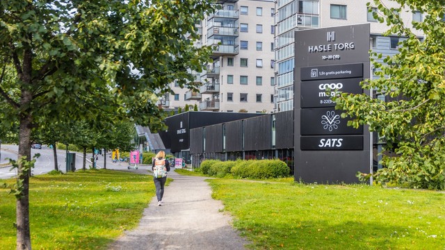 På Hasle Torg har du det meste samlet på ett sted, fra dagligvarer og vinmonopol til trening på SATS.