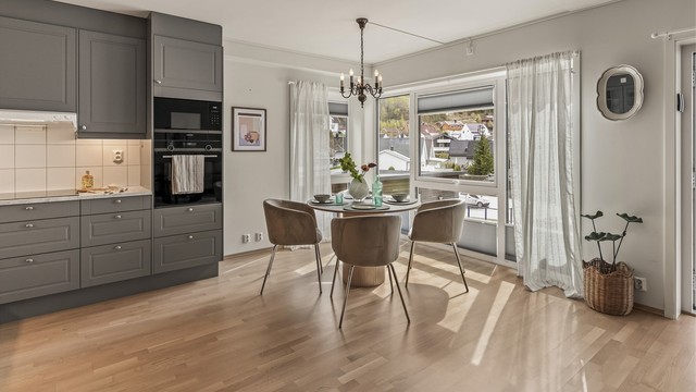 Integrerte hvitevarer medfølger.