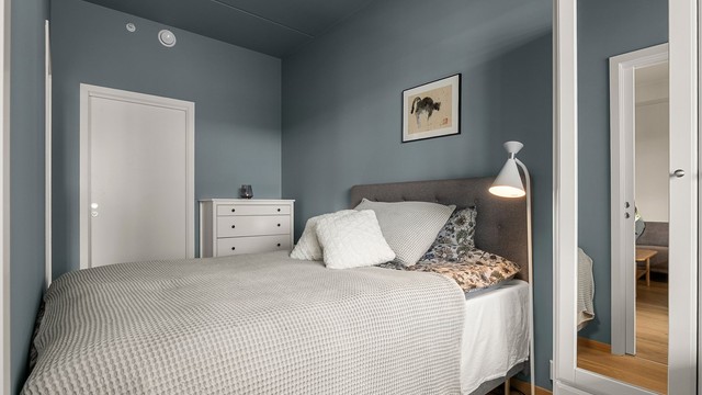 Soverommet har også en praktisk walk-in garderobe på 3 kvm i tilknytning.