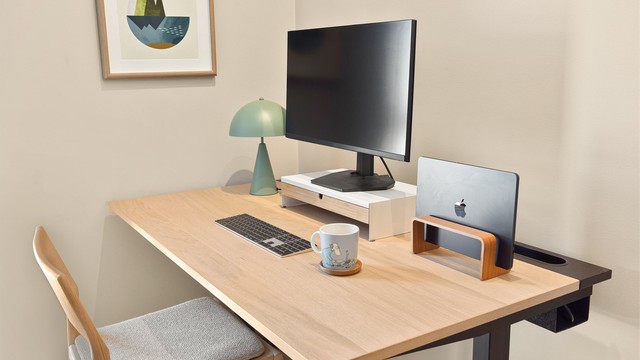 Her ligger alt til rette for et velfungerende hjemmekontor.