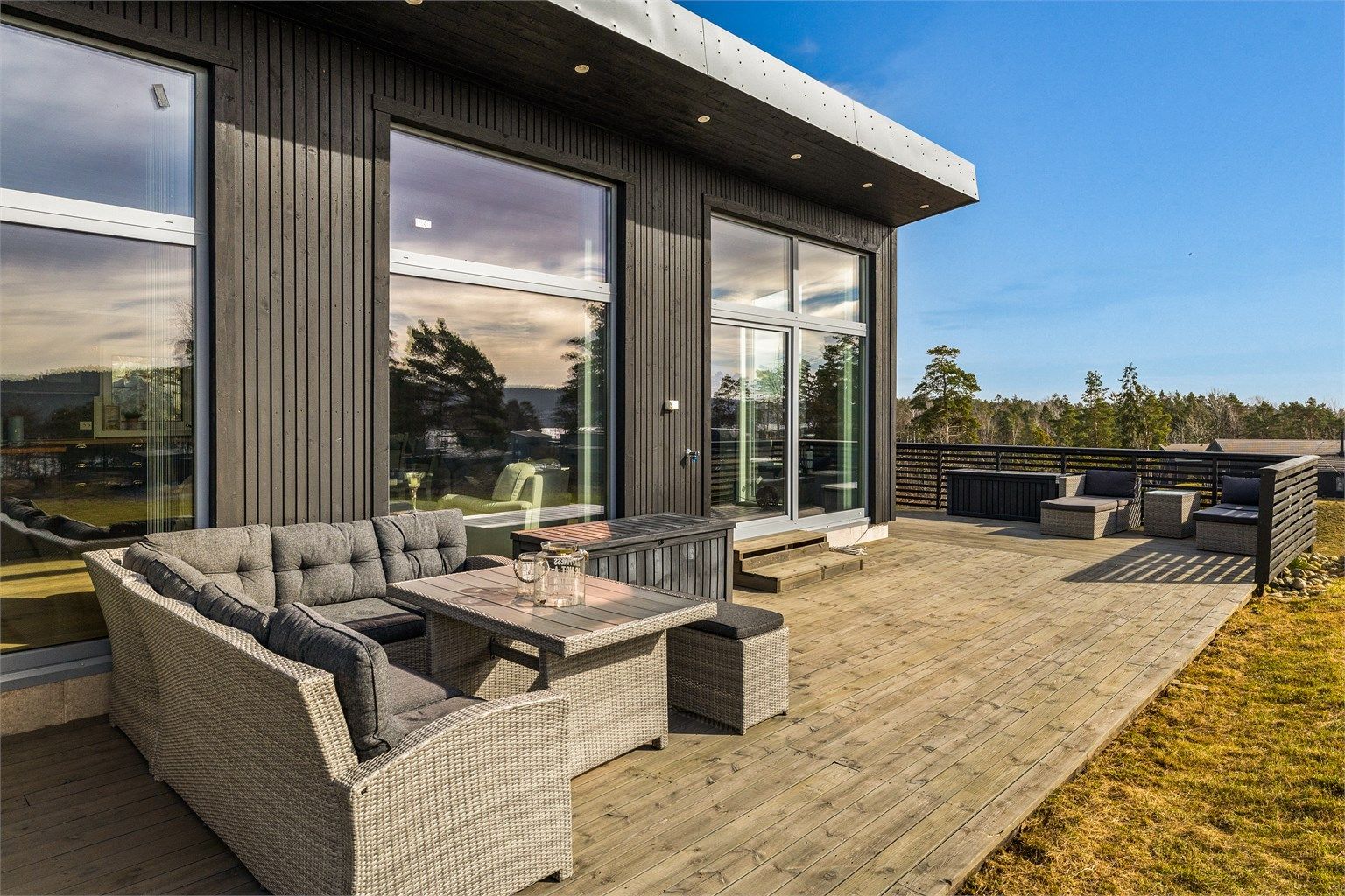 Hytta på Bjørkøya er et godt sted å være! Et sommerlig pusterom.