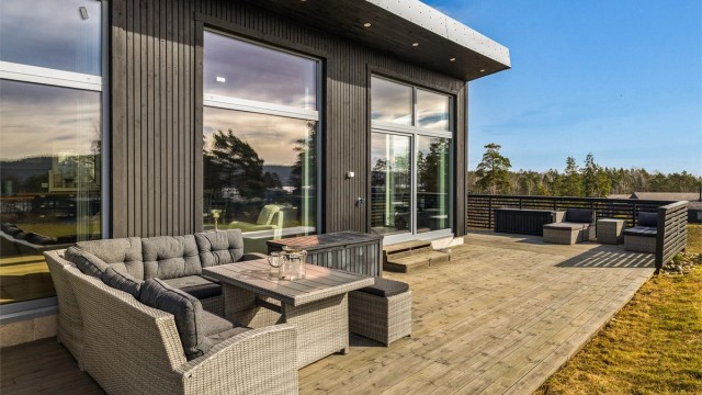 Hytta på Bjørkøya er et godt sted å være! Et sommerlig pusterom.