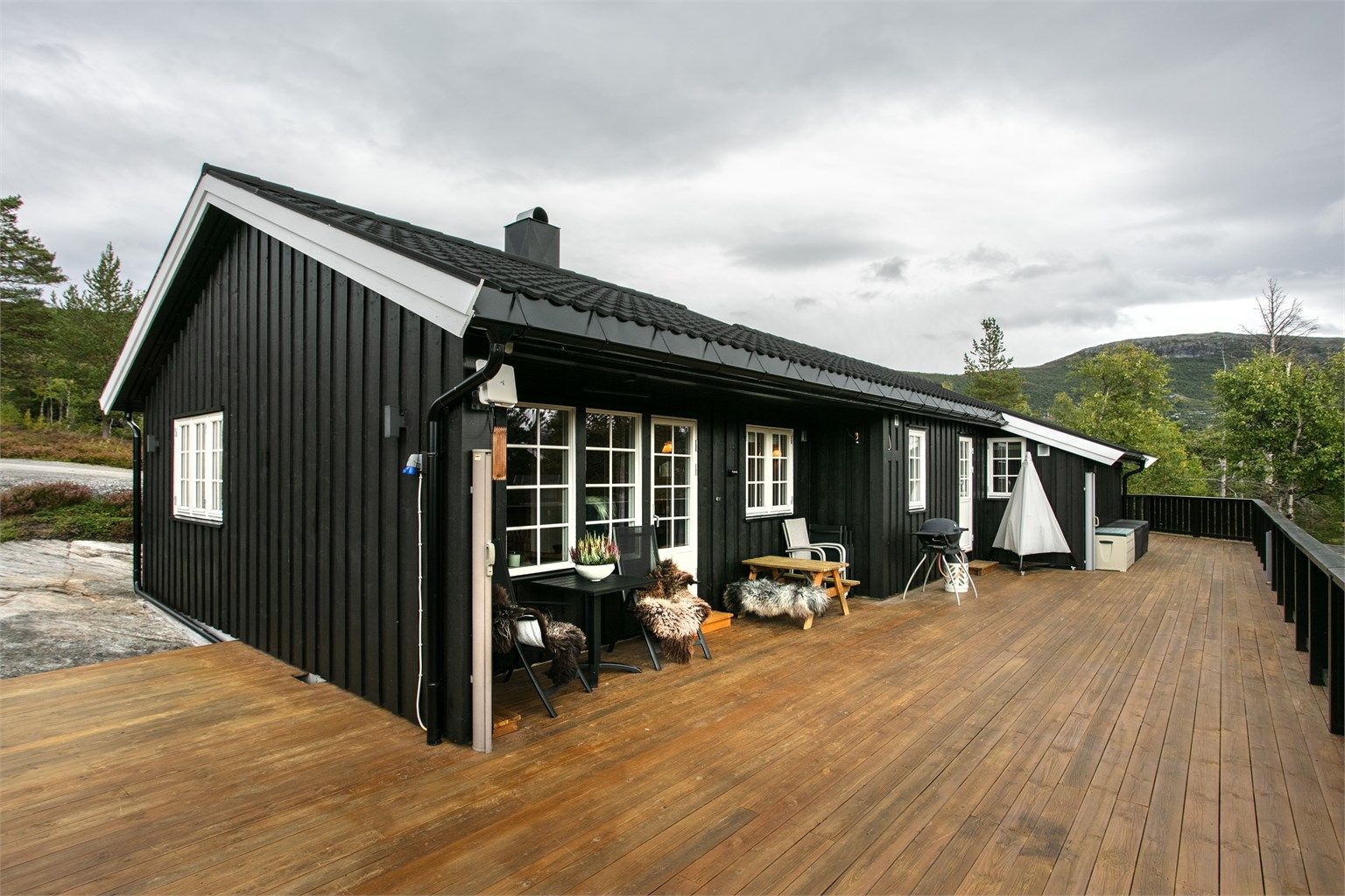 Innholdsrik hytte på Bjorliberget med stor terrasse og usjenert beliggenhet.
Foto: Jarle Osen