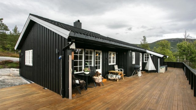 Innholdsrik hytte på Bjorliberget med stor terrasse og usjenert beliggenhet.
Foto: Jarle Osen