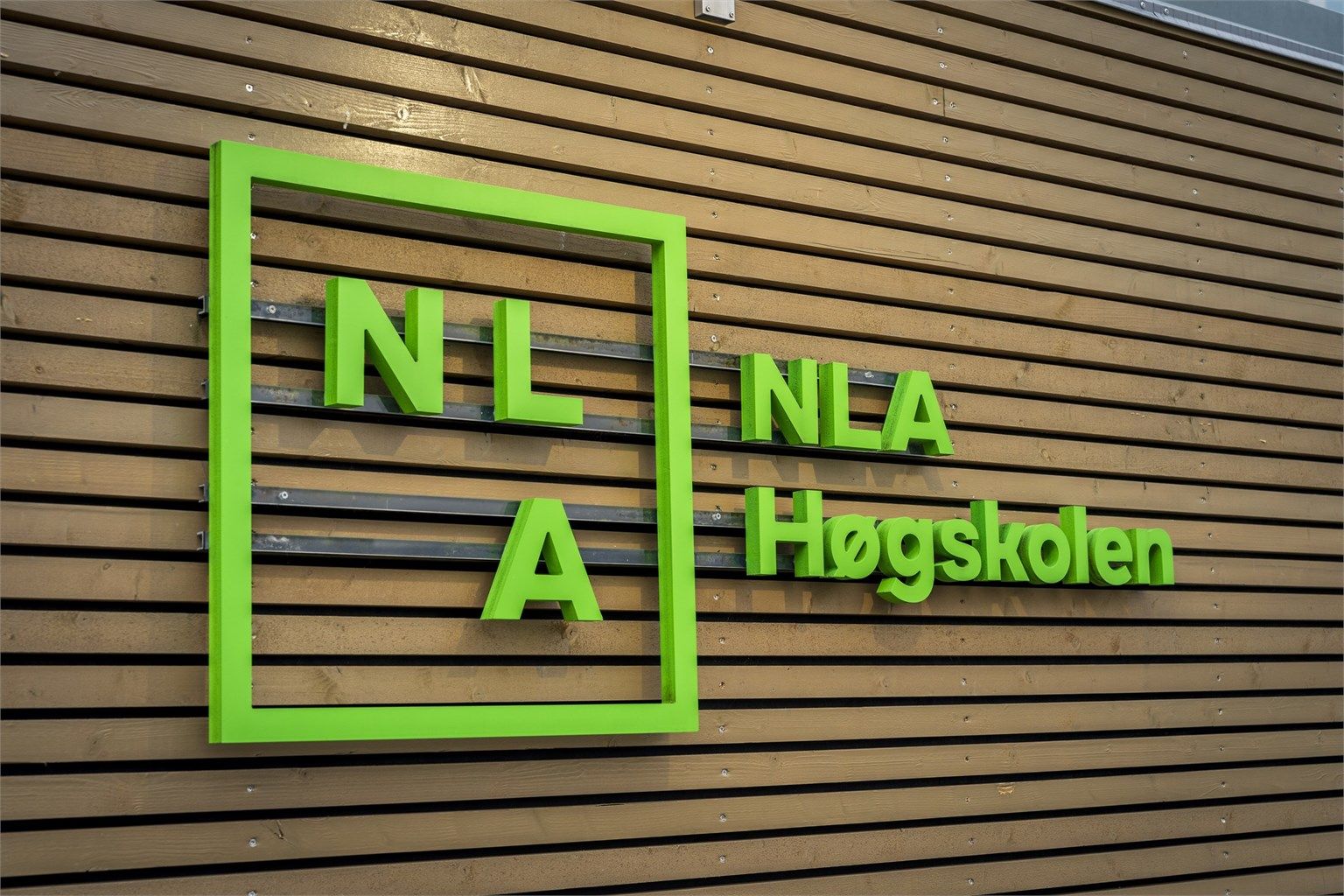 For studenter og ansatte ved byens utdanningsinstitusjoner er beliggenheten ideell, med kort vei til blant annet NHH og NLA