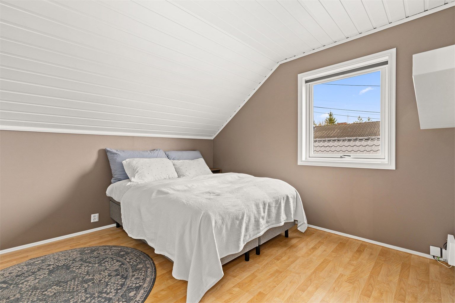 God plass til dobbeltseng