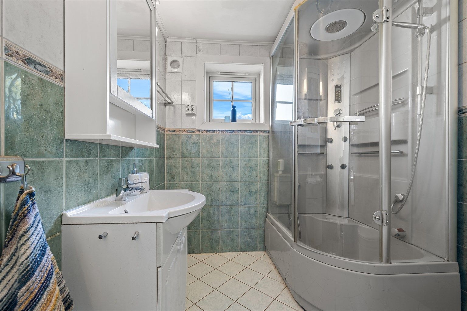 Badet ligger i hovedetasjen