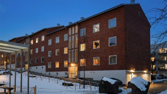 Hverdagslogistikken er enkel med både Kiwi og Rema 1000 innen gangavstand.