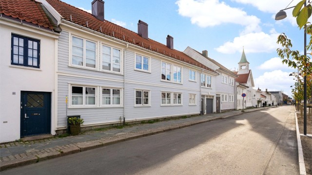 Borettslaget har en sentral beliggenhet og det er kort vei til Markens gate, trening- og turmuligheter samt Bystranda.