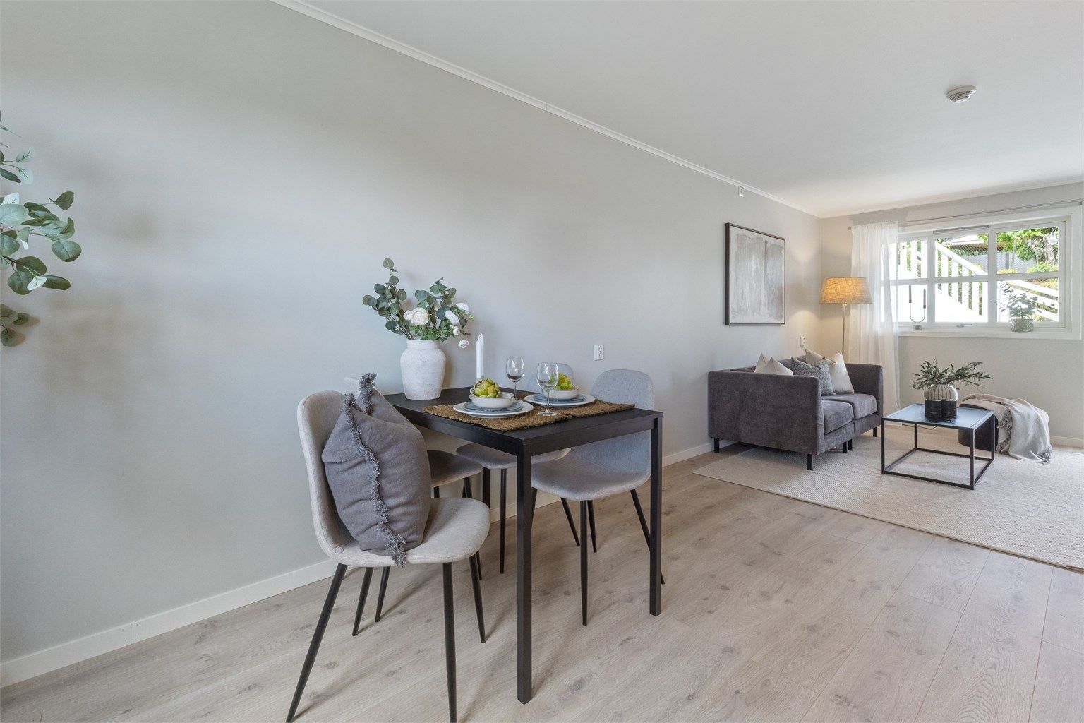 Leiligheten er gjennomgående og har en praktisk planløsning