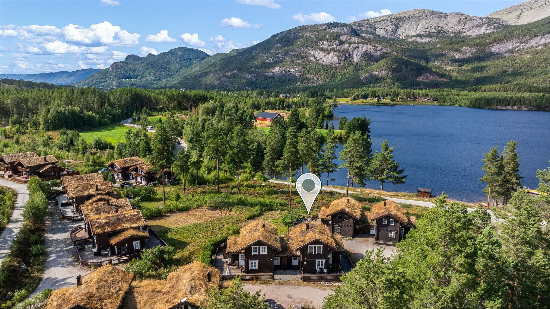 Hytten ligger sentralt til med tilgang til områdets fasiliter - sommer som vinter!