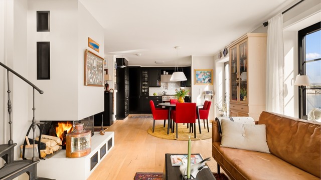 Et åpent allrom gir plass til både hygge og gjester.