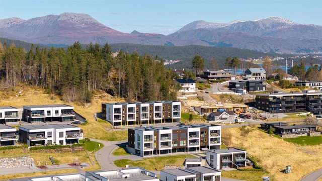 Øvre Åse er et populært boligområde som har hatt en betydelig utvikling med mange nyere boliger de siste årene