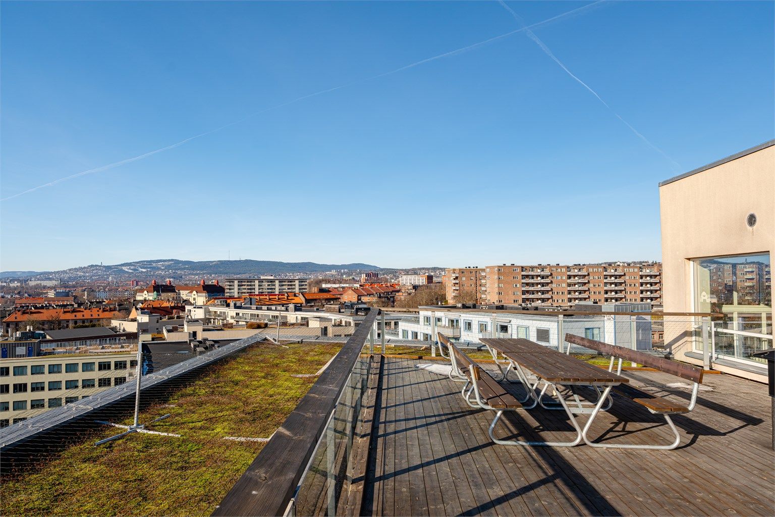 Takterrasse i 7.etg (samme etasje som leiligheten).