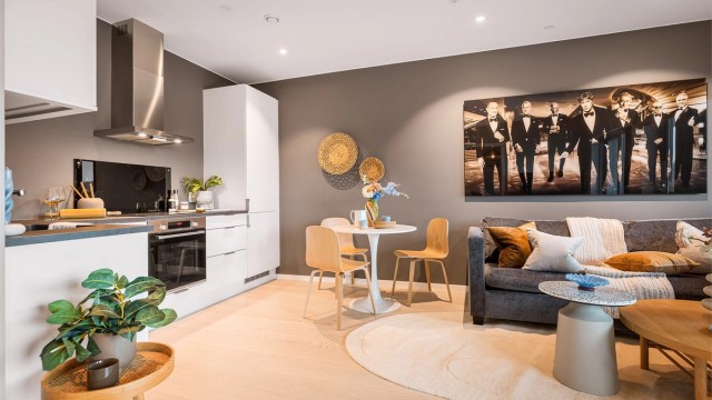 - Lekker leilighet med balansert ventilasjon, lys og fin 1-stavs parkett og tidløst kjøkken med integrerte hvitevarer -