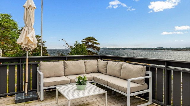Nyt late sommerdager ved egen sjølinje.
