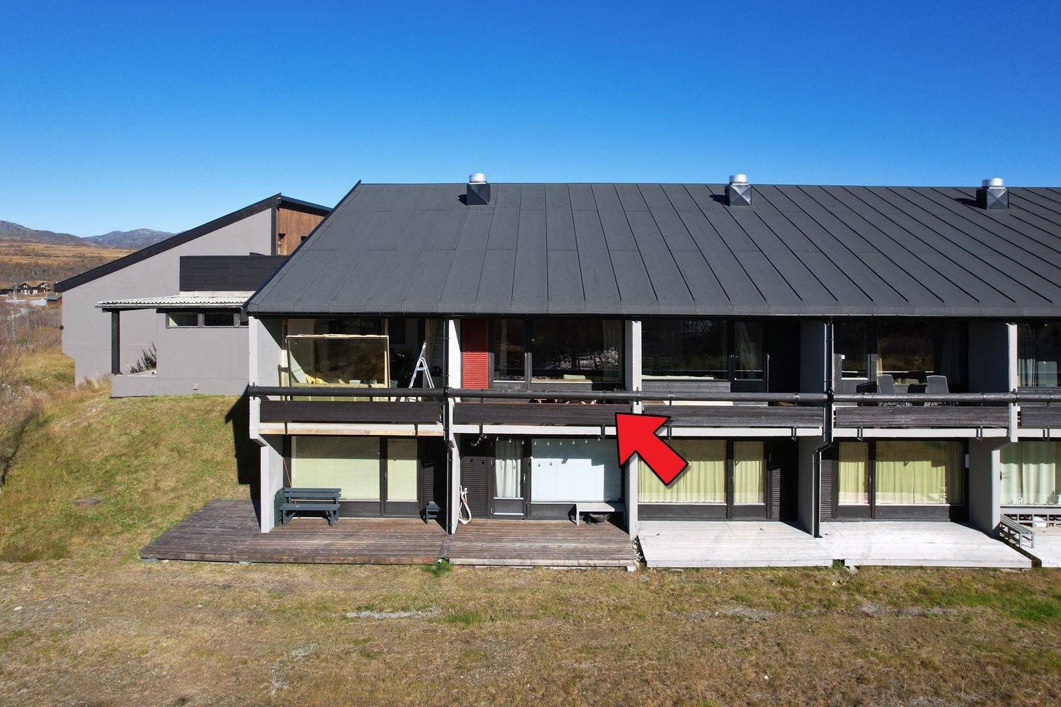 Gode solforhold og utsikt på veranda.