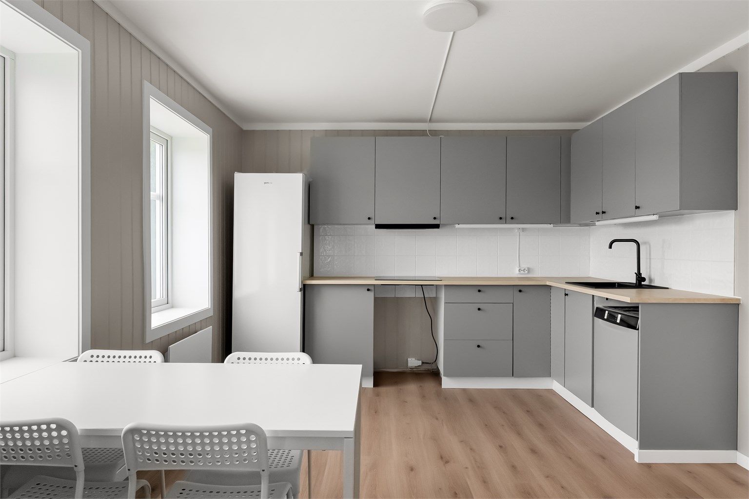 Renovering og en generell oppgradering av leiligheten må påregnes. Dagens standard og tilstand utgjør et spennende utgangspunkt.