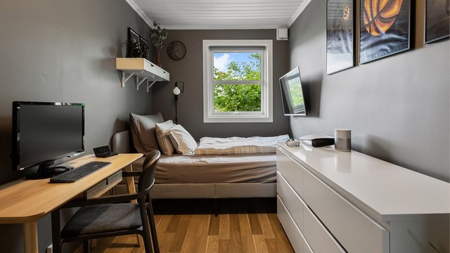 Det tredje soverommet egner seg godt som barnerom, gjesterom eller kontor.
