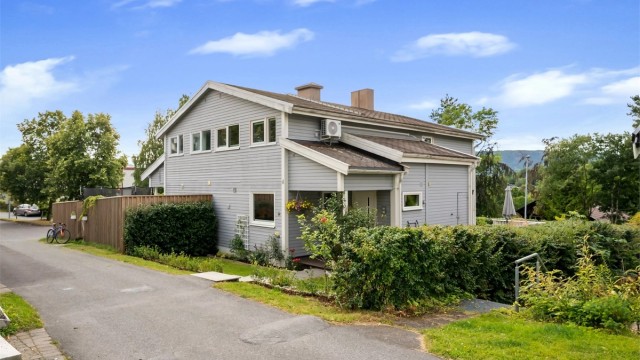 Attraktiv halvpart av tomannsbolig i et rolig og etablert boligområde.
Foto: Zovenfra AS