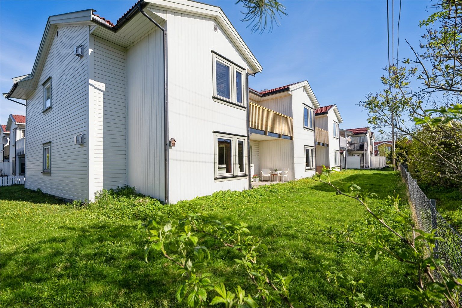 Krogsveen v/ Trude Stensby presenterer Prestmoen 7A - En lys og luftig 4-roms eierleilighet i 1.etg sentralt på Kløfta