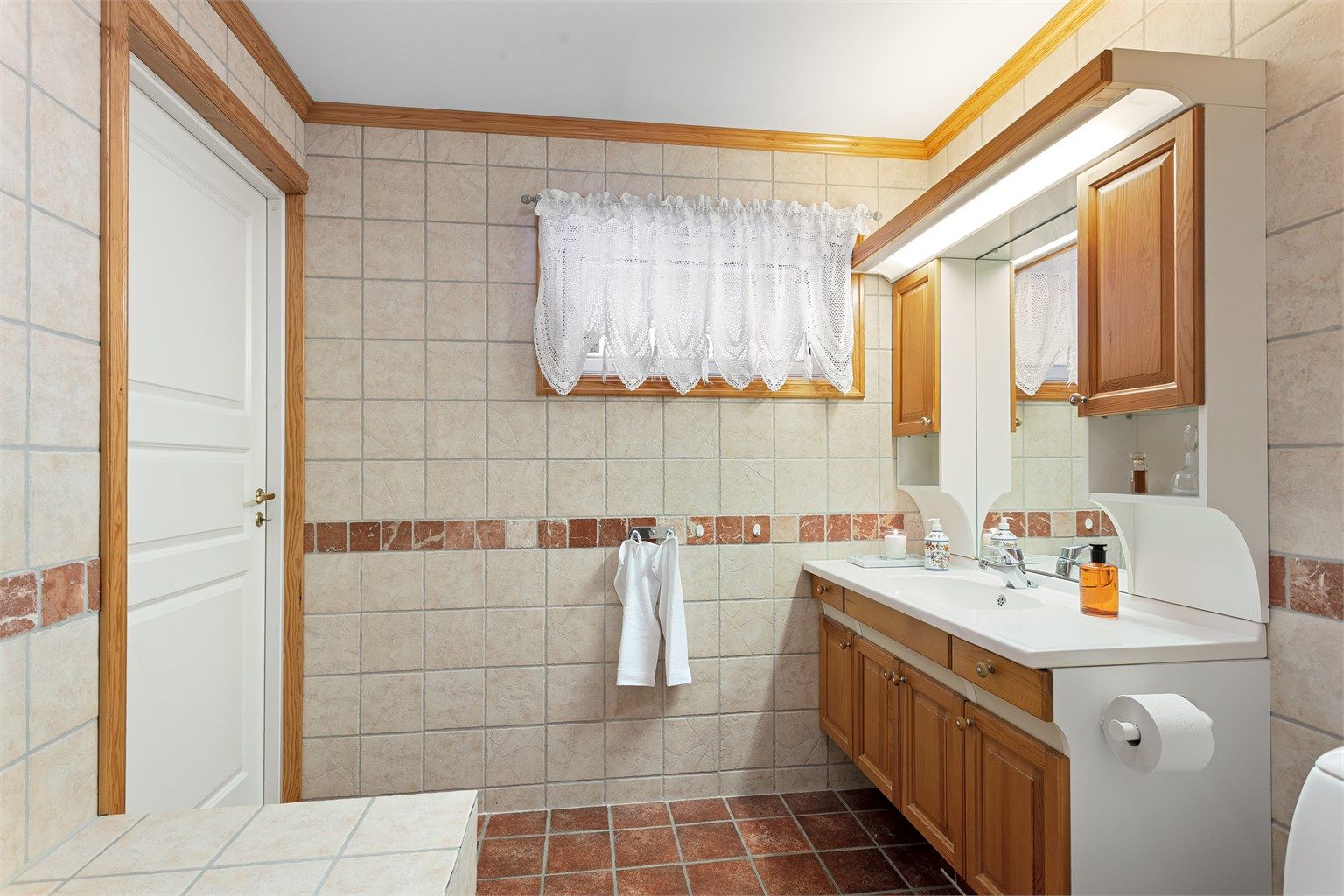 Badet har gulvvarme.