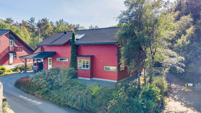 For de turglade er det flott turterreng i umiddelbar nærhet med Geitanuken og Ulsetvarden som de mest populære turmålene.