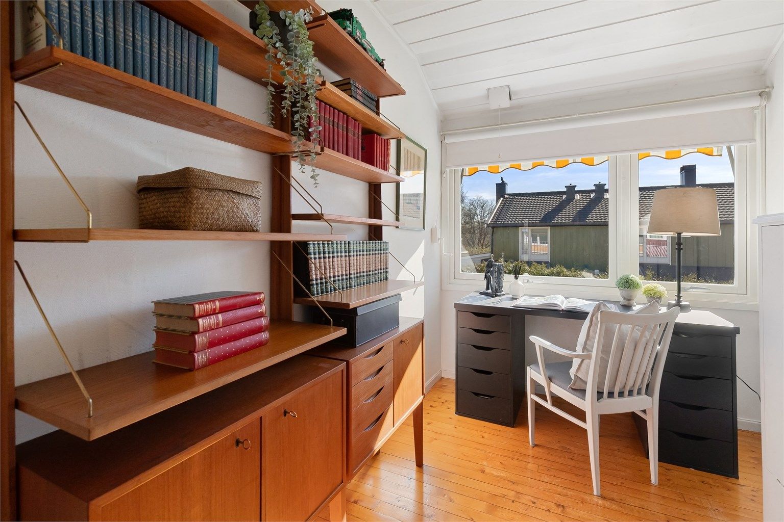 Heltregulvet gir en varm og solid base i alle soverommene.