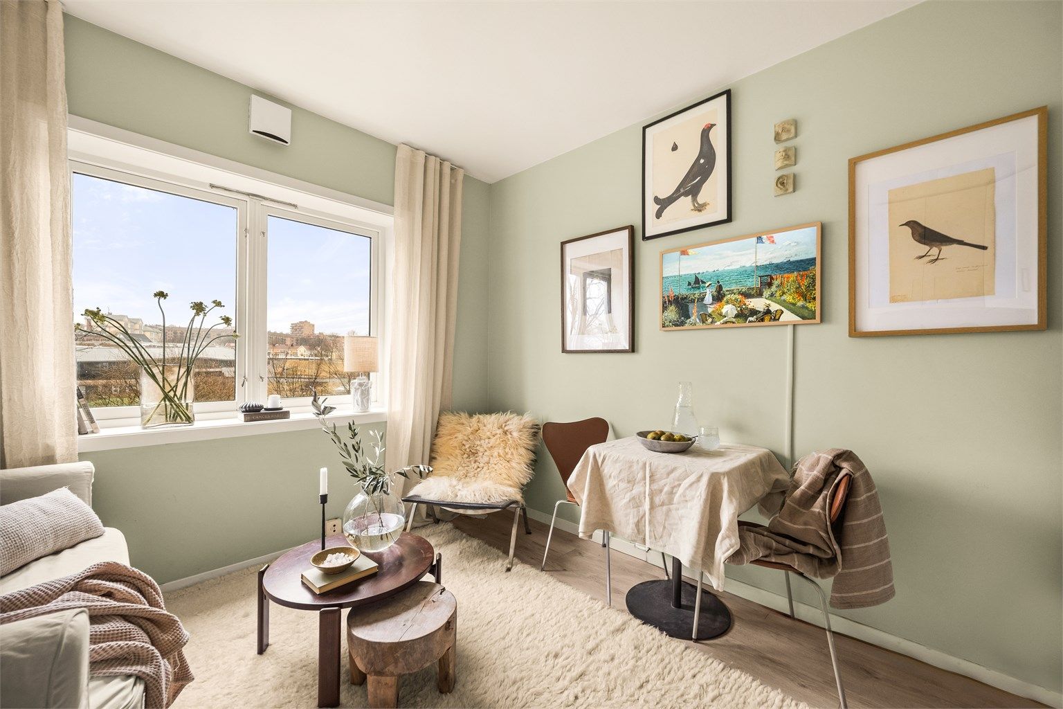 Leiligheten disponerer en kjellerbod på 2 kvm.