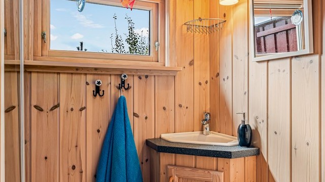 Dusjbad med servant.