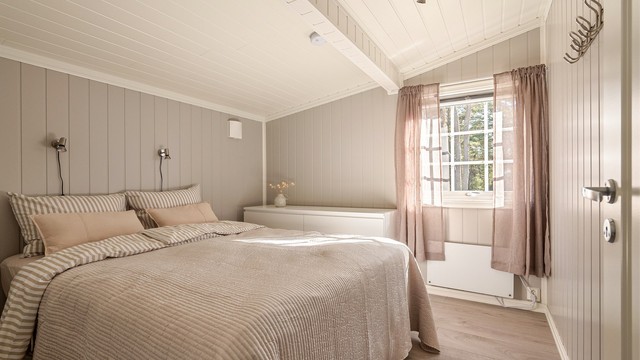 Tilbyggets to soverom er av tilnærmet identisk og god størrelse.