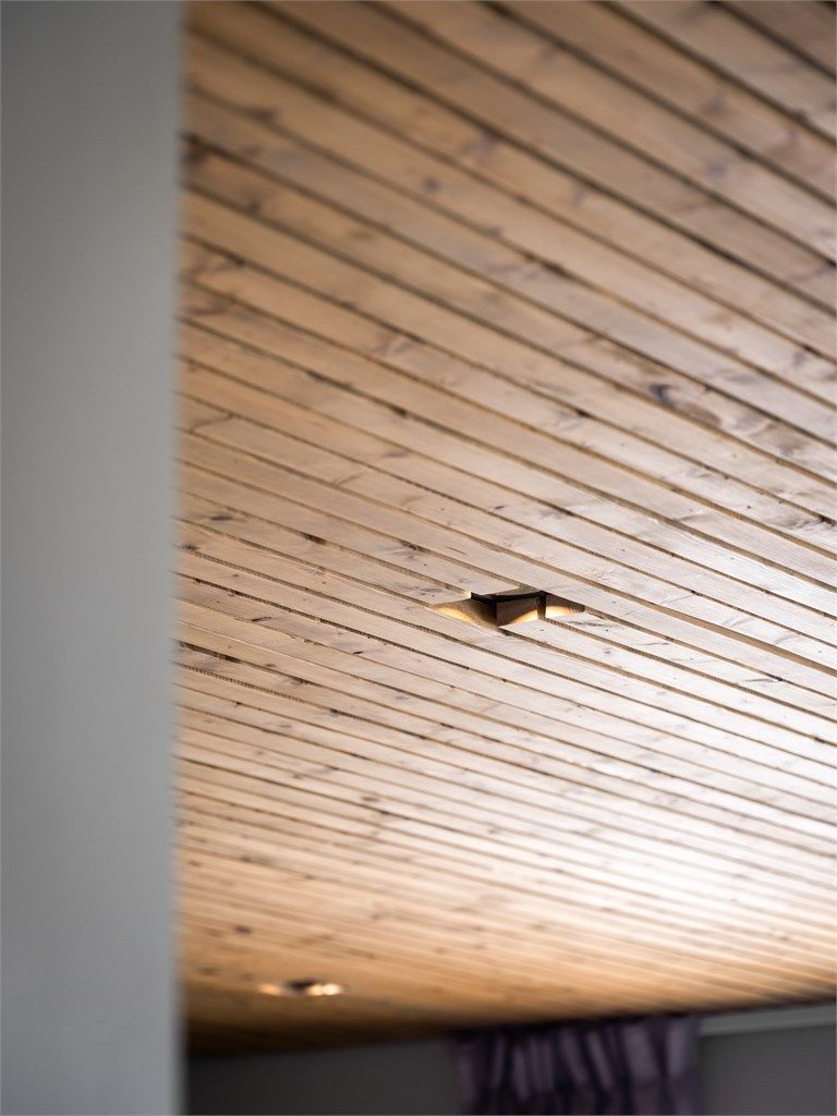 Himlingen er oppgradert med downlights og spiler for et eksklusivt utrykk.