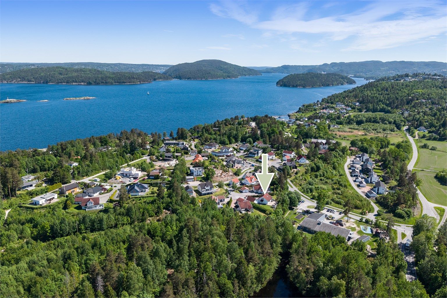 Kort vei til Oslofjorden med flotte strender og turmiljø 