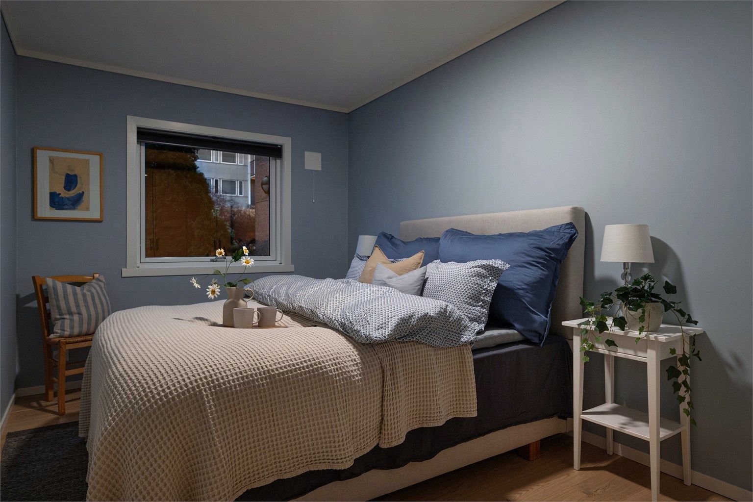 - Hovedsoverommet er av meget god størrelse med god plass til dobbeltseng -