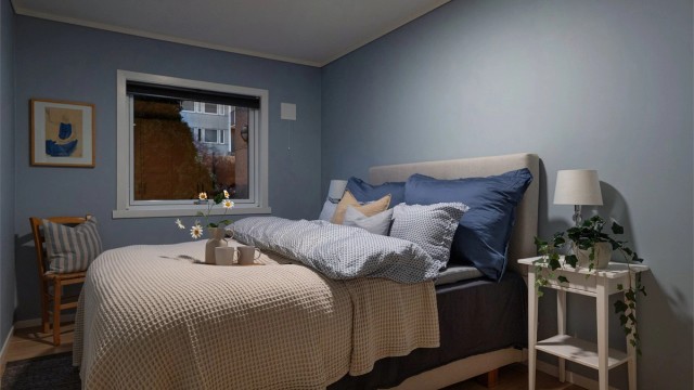 - Hovedsoverommet er av meget god størrelse med god plass til dobbeltseng -