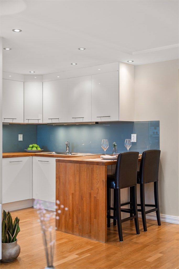 Barløsningen fungerer som en hyggelig spiseplass for raske måltider.