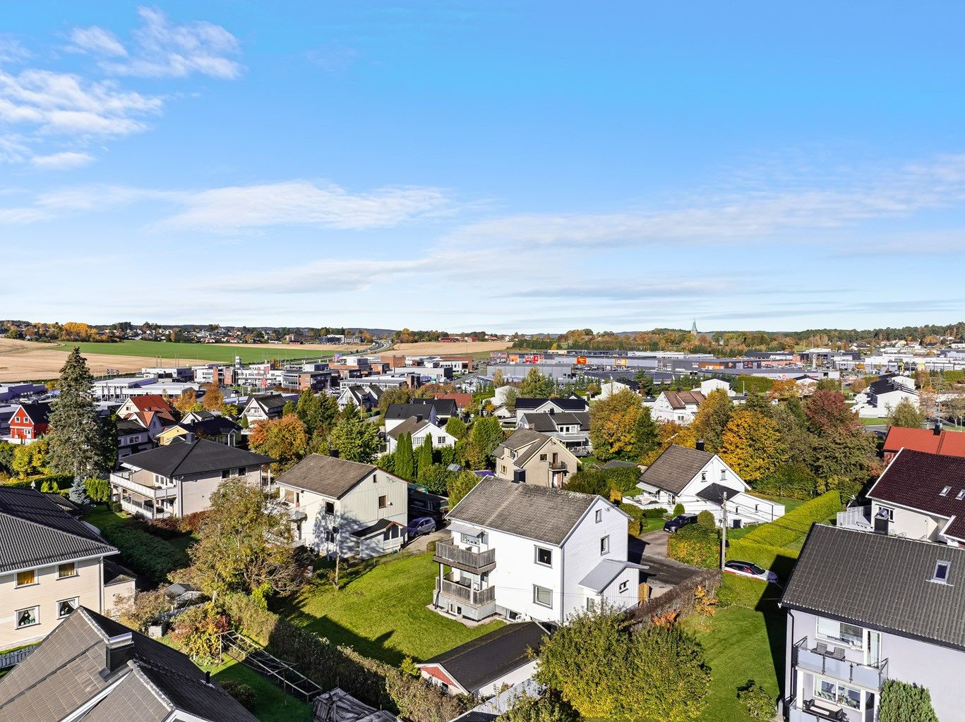 Syrinveien 27 presenteres av Tina Natalie Kristiansen i Krogsveen.