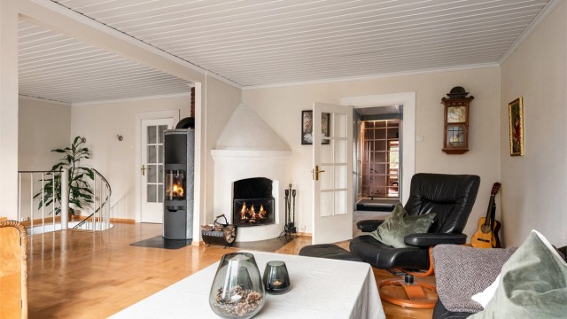 Her ligger det med andre ord godt til rette for å sette sitt eget preg på eiendommen og utnytte potensialet den har å by på.